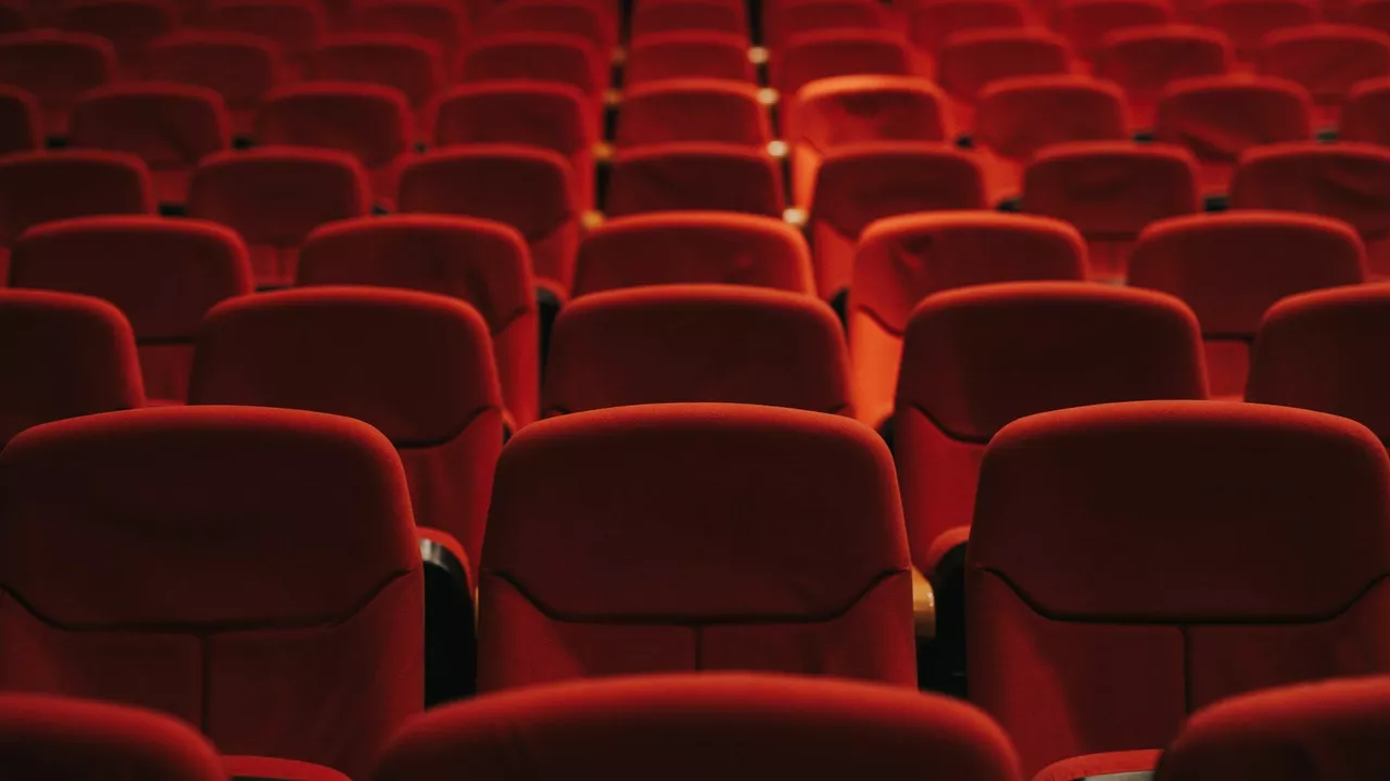 What determines how long a movie stays in theaters?